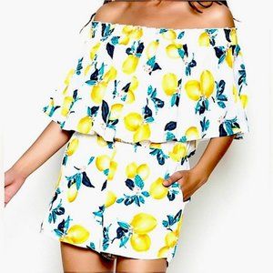 ⭐️ Host Pick ⭐️ Medium Izzy & Lola Lemon Print Off-Shoulder Stretchy Romper